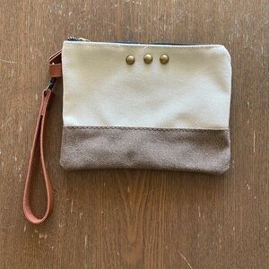 pretty simple wristlet / brand new